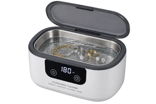 Ultrasonic Cleaner Machine with Jewelry in Water